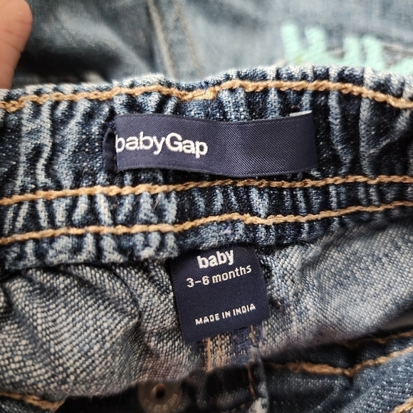 Baby Gap Embroidered Elephant Dark Wash Jeans Gir's Size 3-6M Infant Pants EUC - Picture 5 of 7
